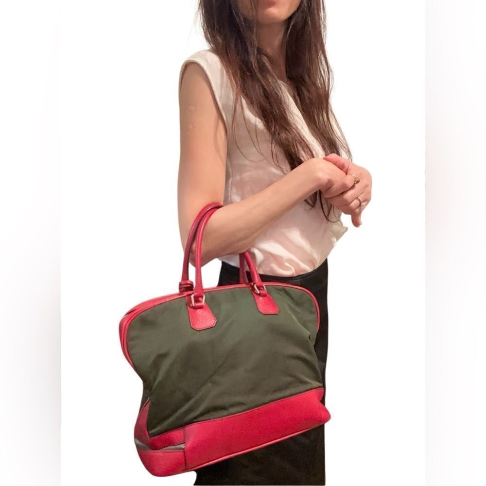 Auth Prada red leather and green nylon hand bag - Picture 16 of 16